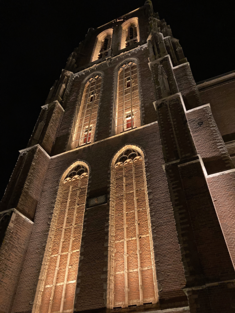 Grote toren en kerk Gorinchem - lichtontwerp - Buro Lichtontwerpers